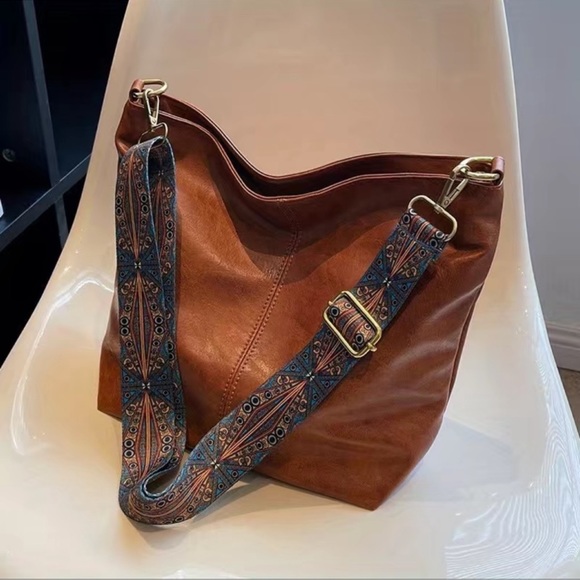 1 LEFT! Brown Faux Leather Hobo Crossbody Purse - Picture 2 of 6